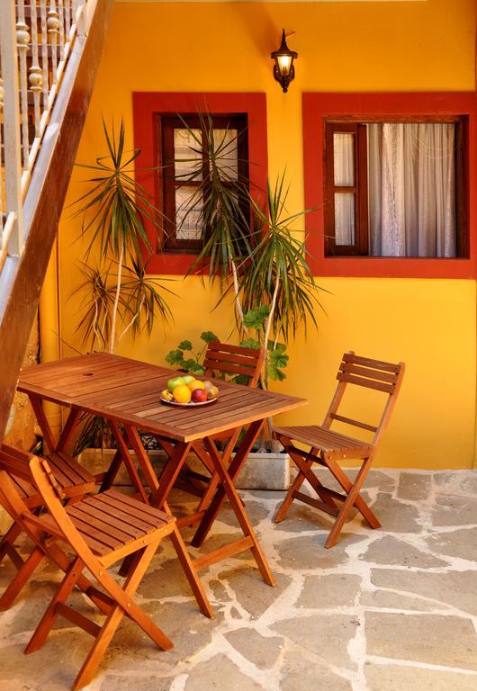 Antifanous Apartment