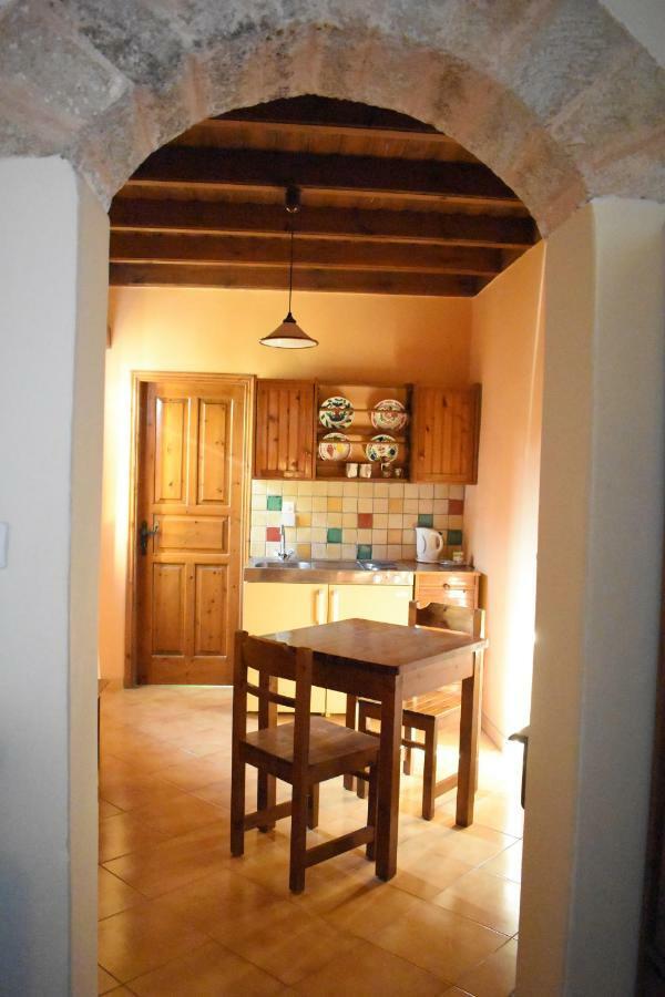 Antifanous Apartment *